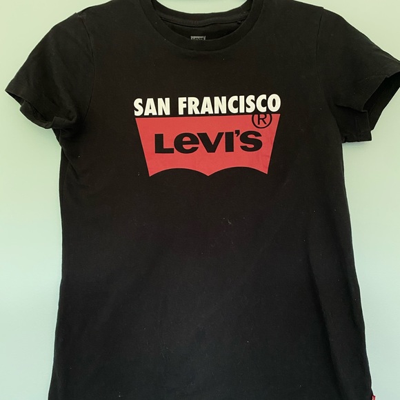Vintage black levi’s tee from San francisco!! - Picture 2 of 2